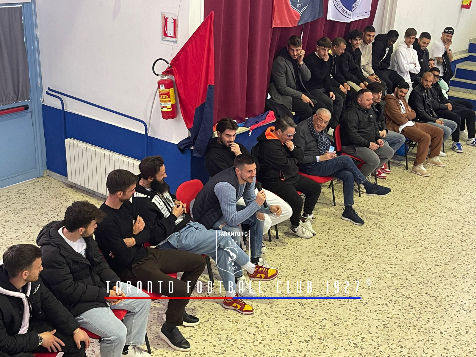 IL TARANTO FC IN VISITA AL IC PIRANDELLO DI PAOLO VI